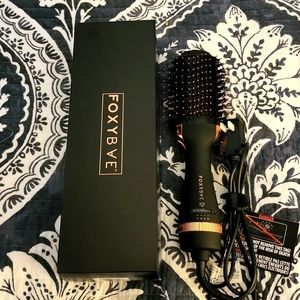 Foxybae Rose  Gold Blowout Dryer Brush